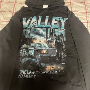 GRAPIC VALLEY DREAMS HOODIE